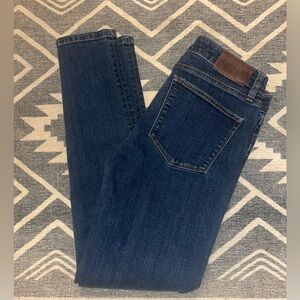 Lauren Ralph Lauren size 2 dark wash skinny jeans in EUC